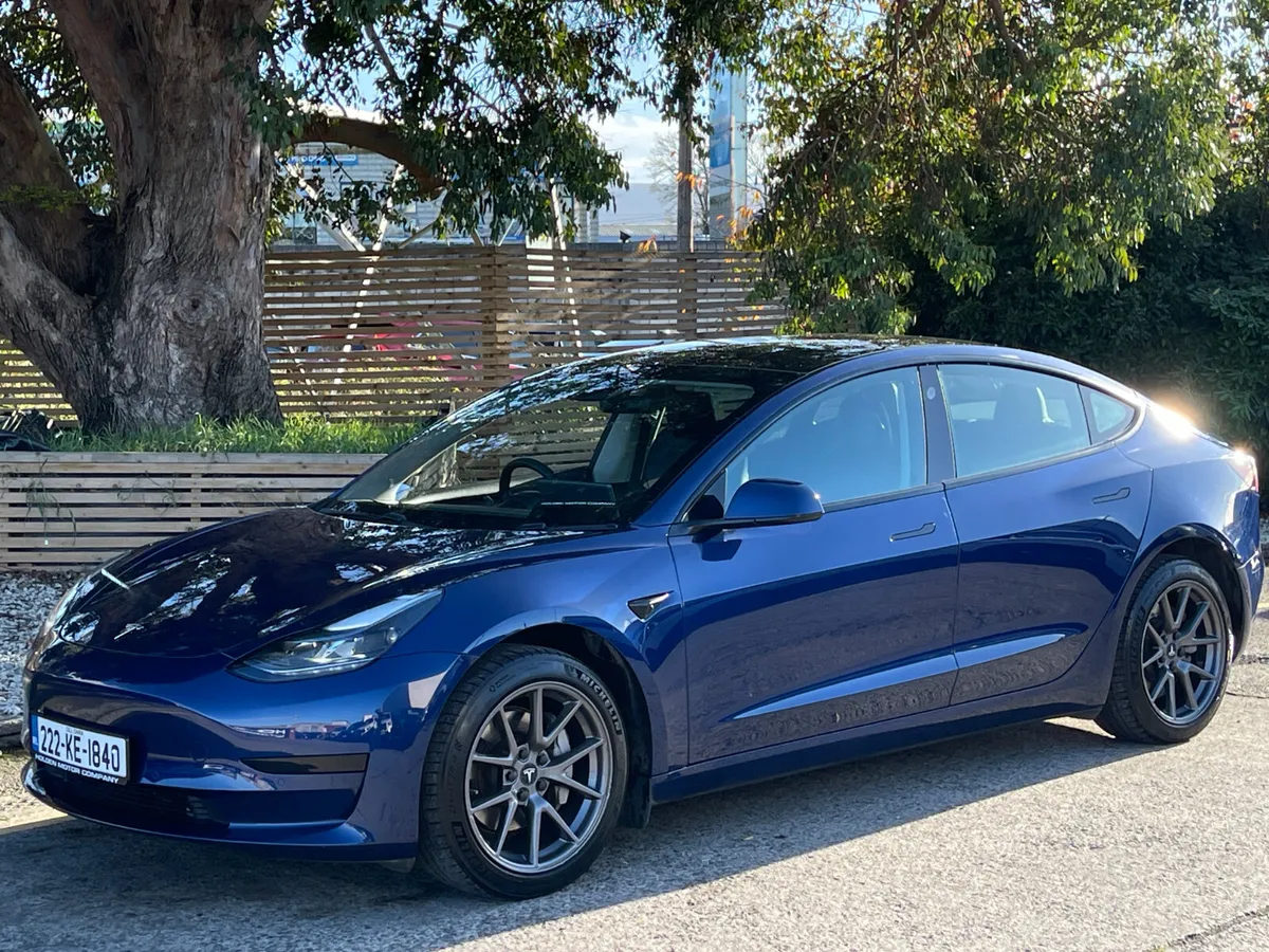 Tesla Model 3 2022 - Image 3