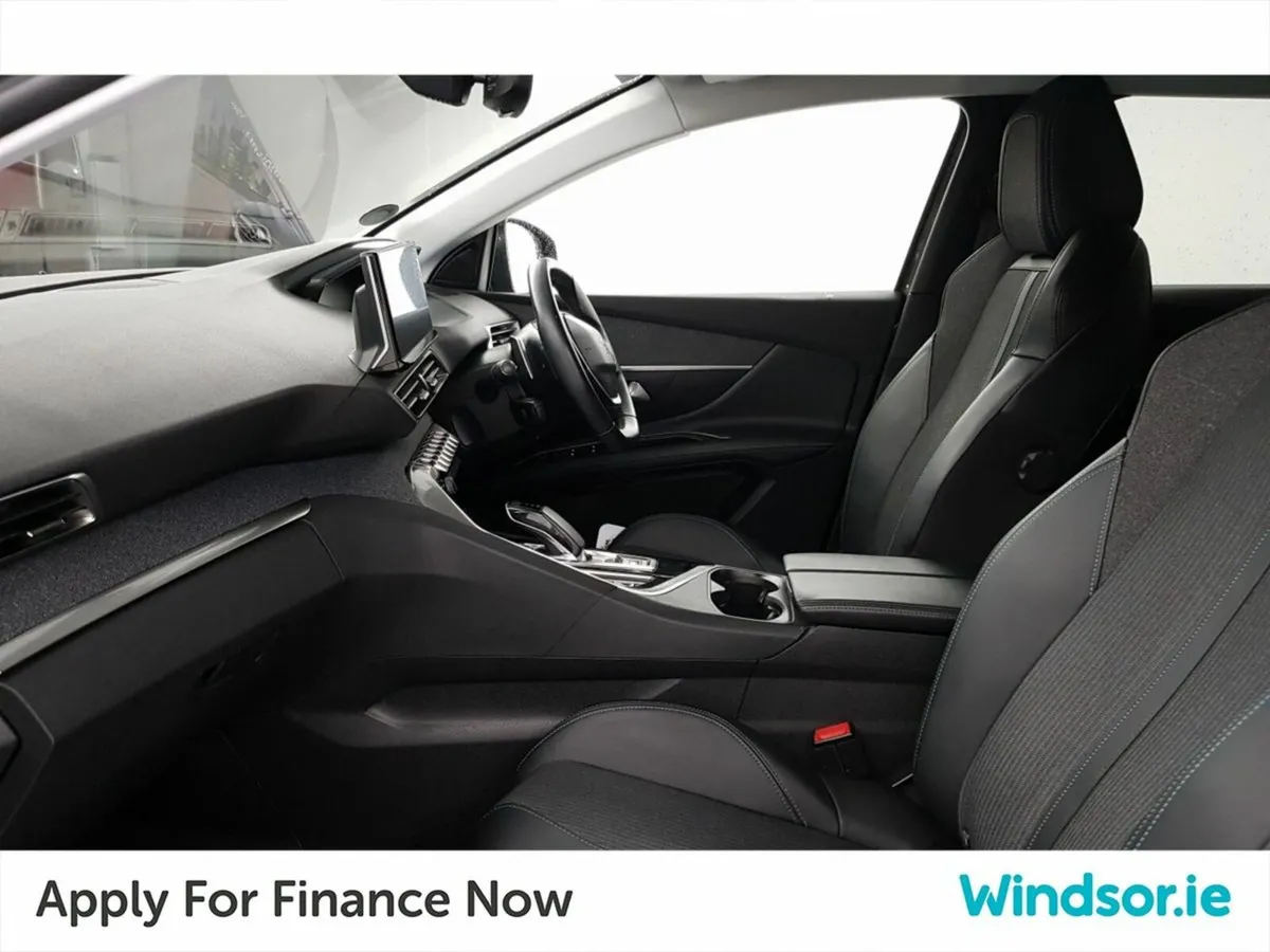 Peugeot 3008 HYBRID2 PHEV 225bhp Allure - Image 4