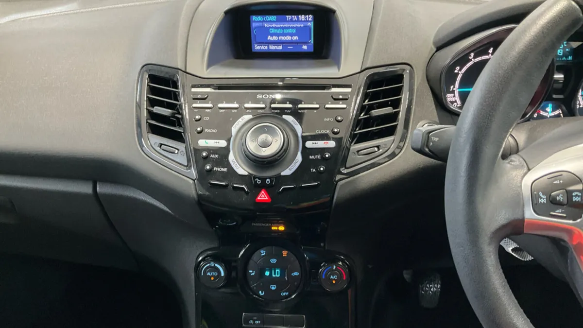 2015 Ford Fiesta TITANIUM X 1.0 Petrol - Image 3