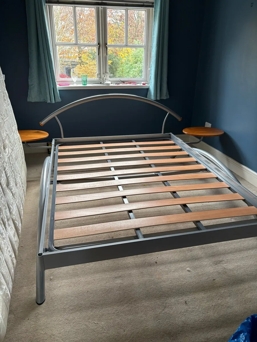 Bed frame - Image 1