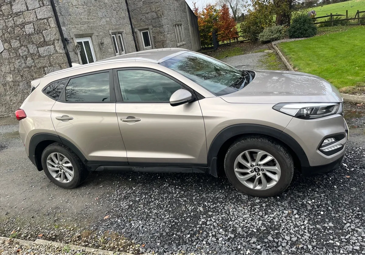 Hyundai Tucson 2.0L - Image 2