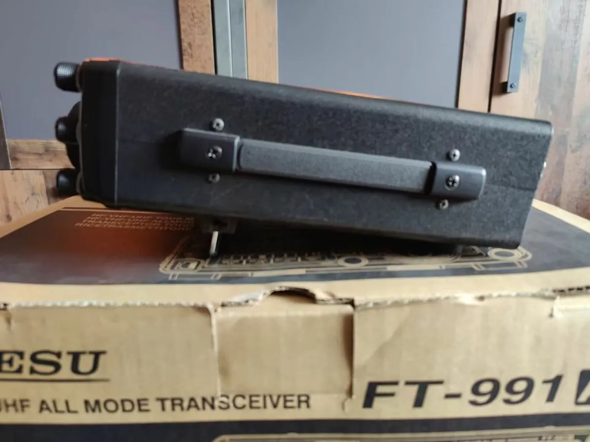 Yaesu FT-991A Radio Transceiver Full Set - Image 4