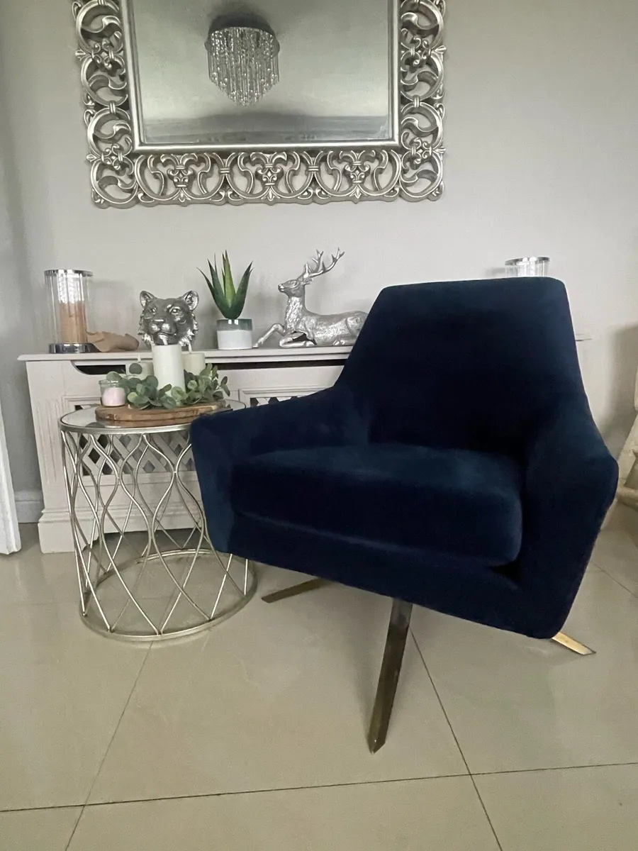 Navy velvet swivel chair - Image 2