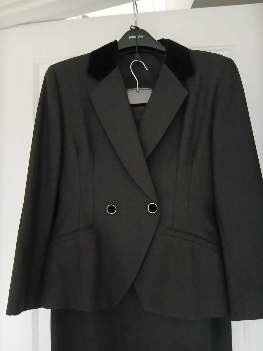 Ladies Suit (Size 12) - Image 1