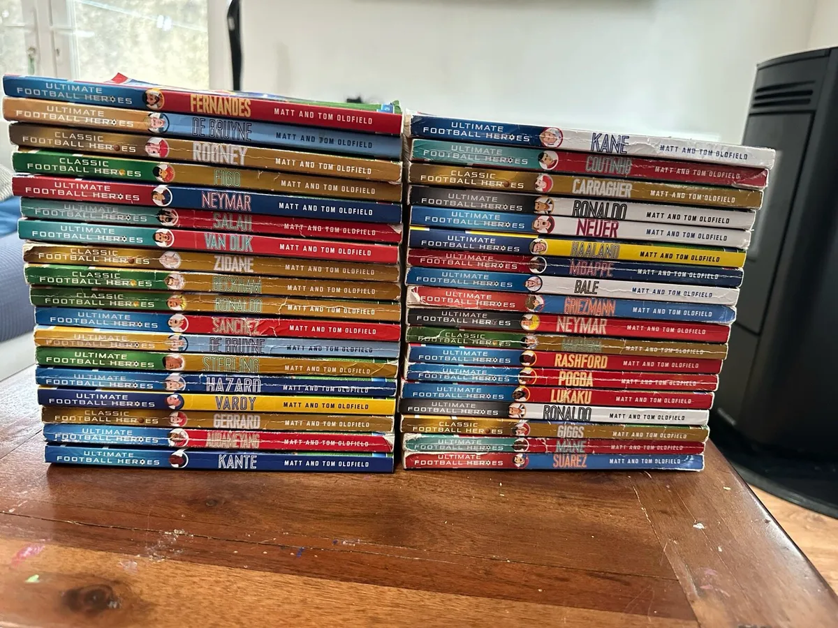 Ultimate Football Heroes Books - Image 2