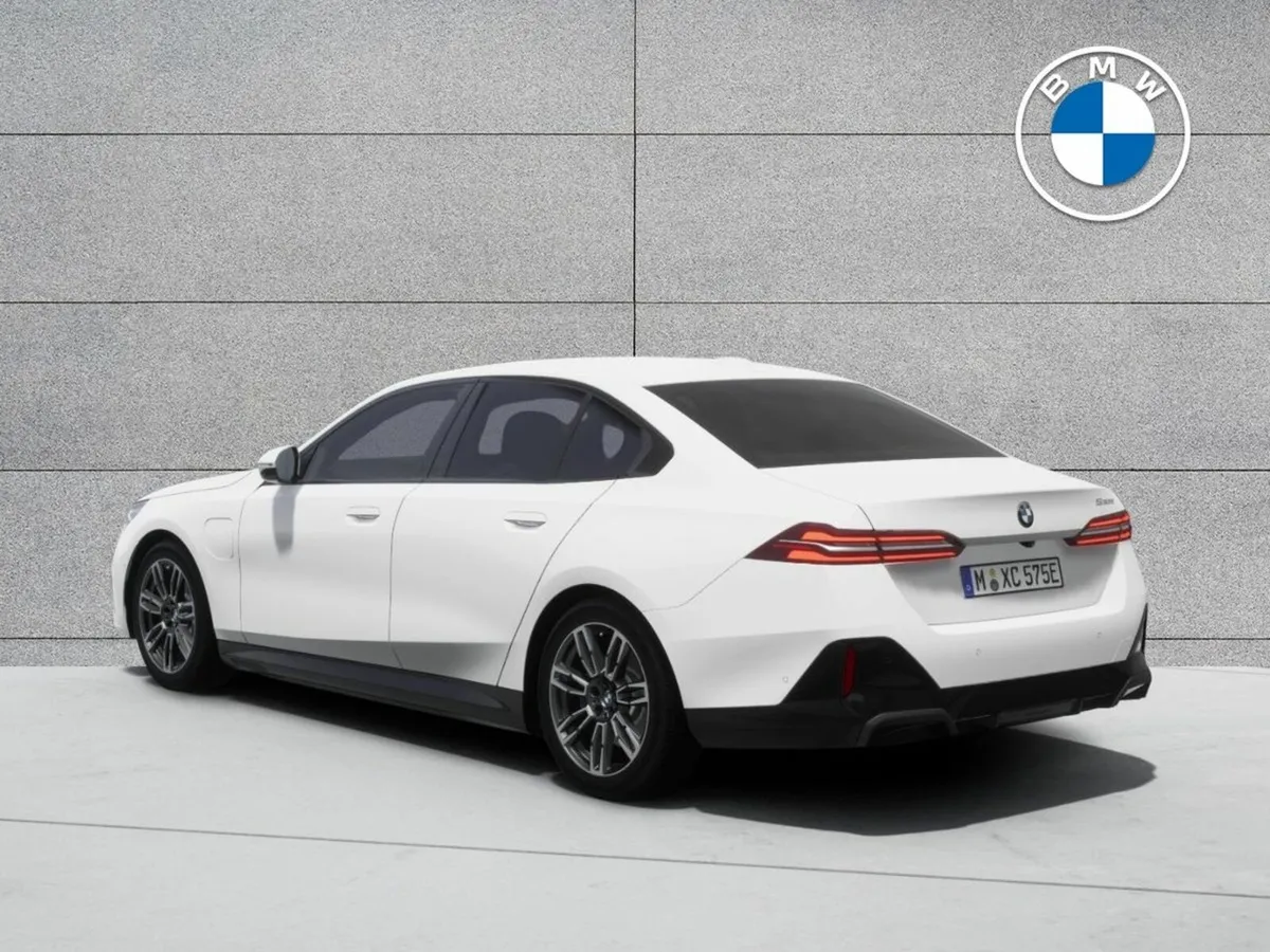 BMW 5-Series 530e M Sport - Image 2