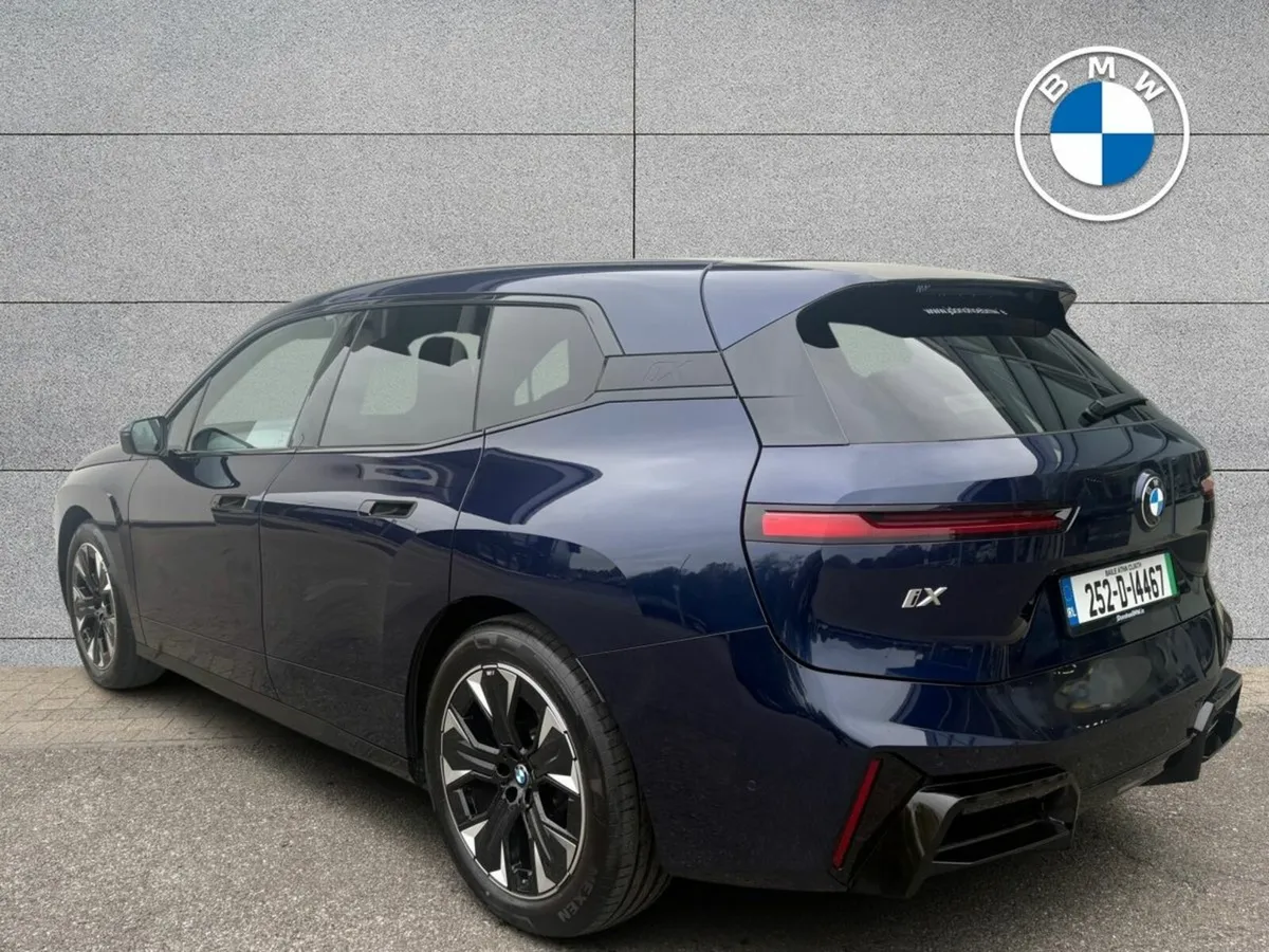 BMW iX xDrive45 M Sport LCI - Image 2