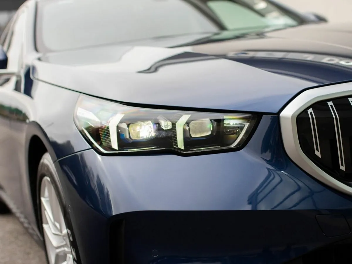 BMW i5 eDrive40 Sport Edition - Image 3