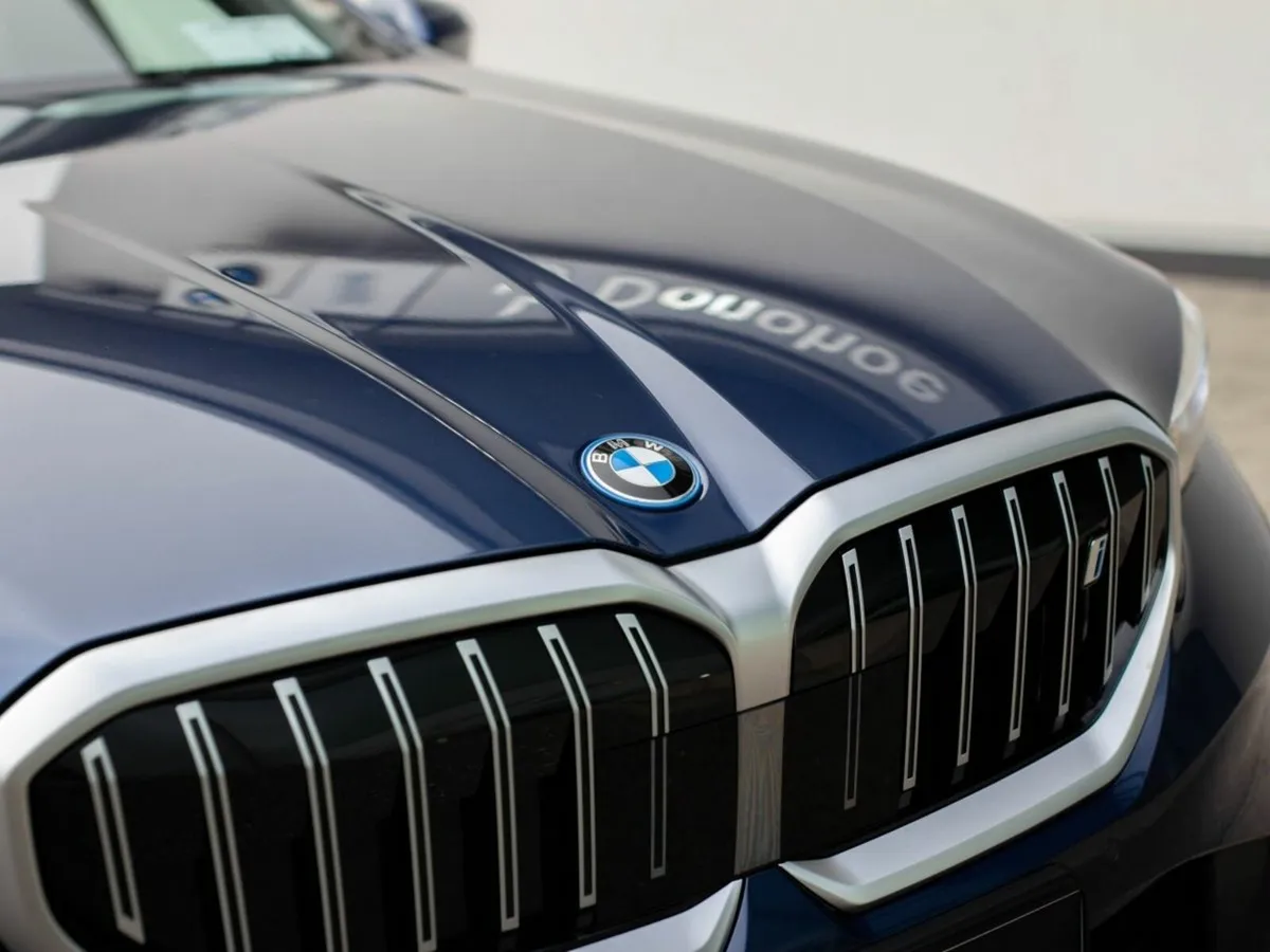 BMW i5 eDrive40 Sport Edition - Image 4