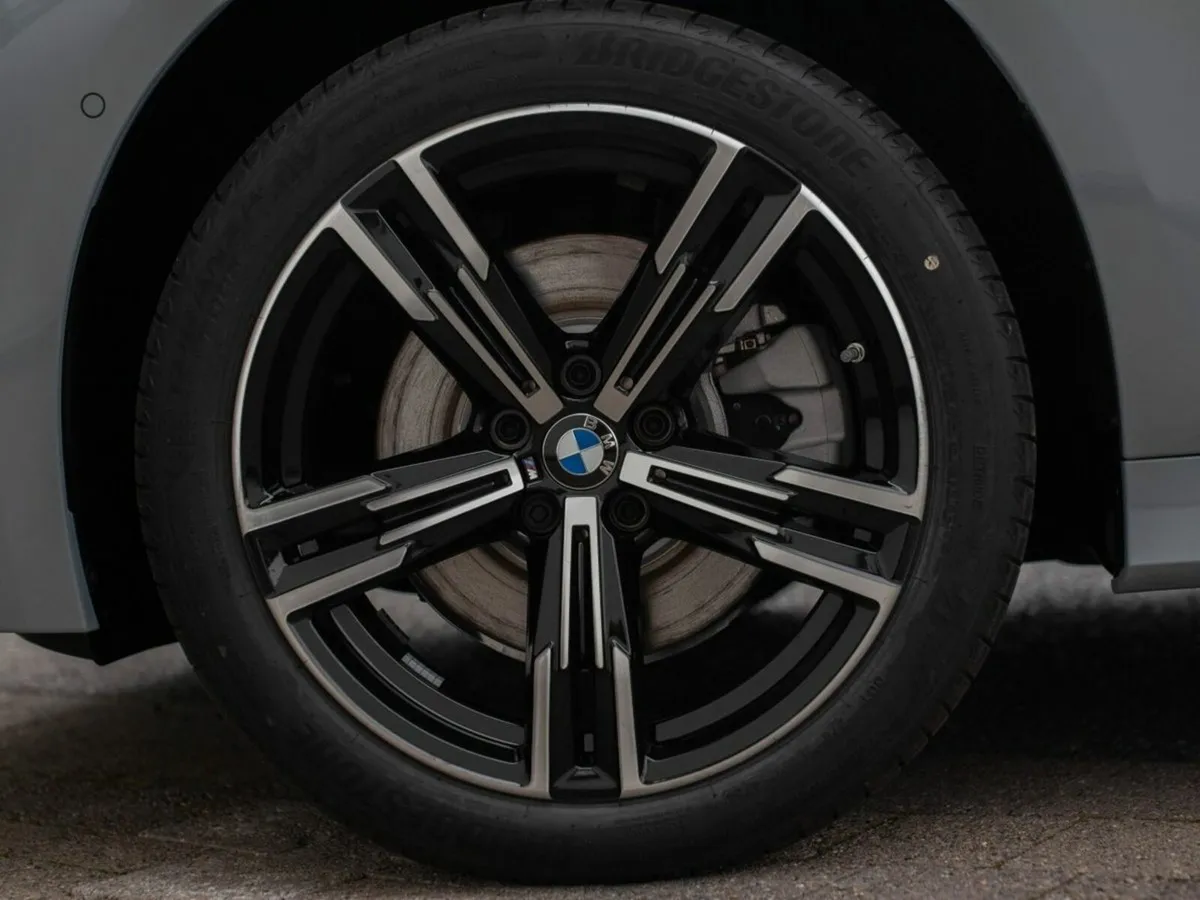 BMW 3-Series 330e M Sport - Image 4