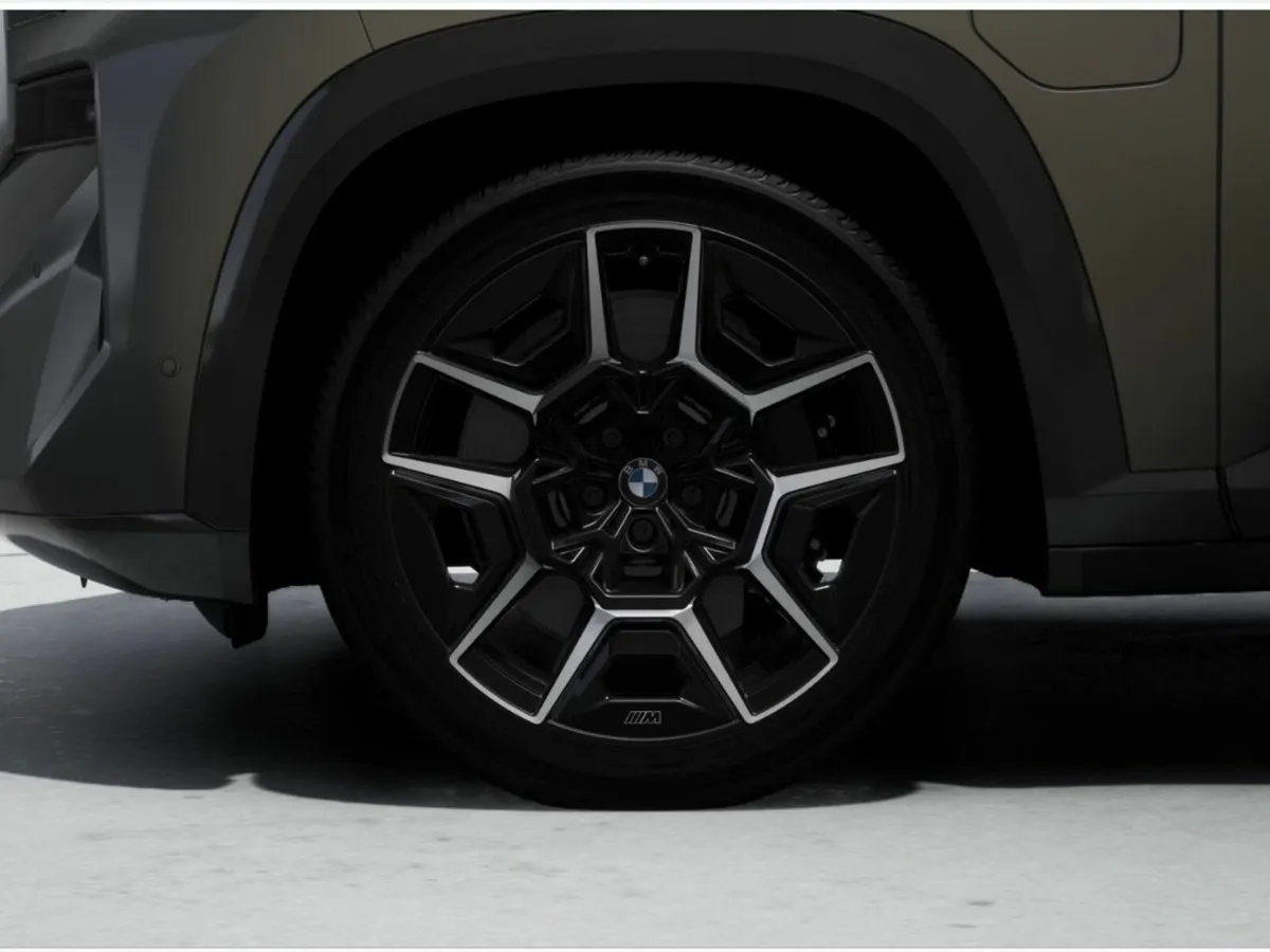 BMW XM G09 50e - Image 3