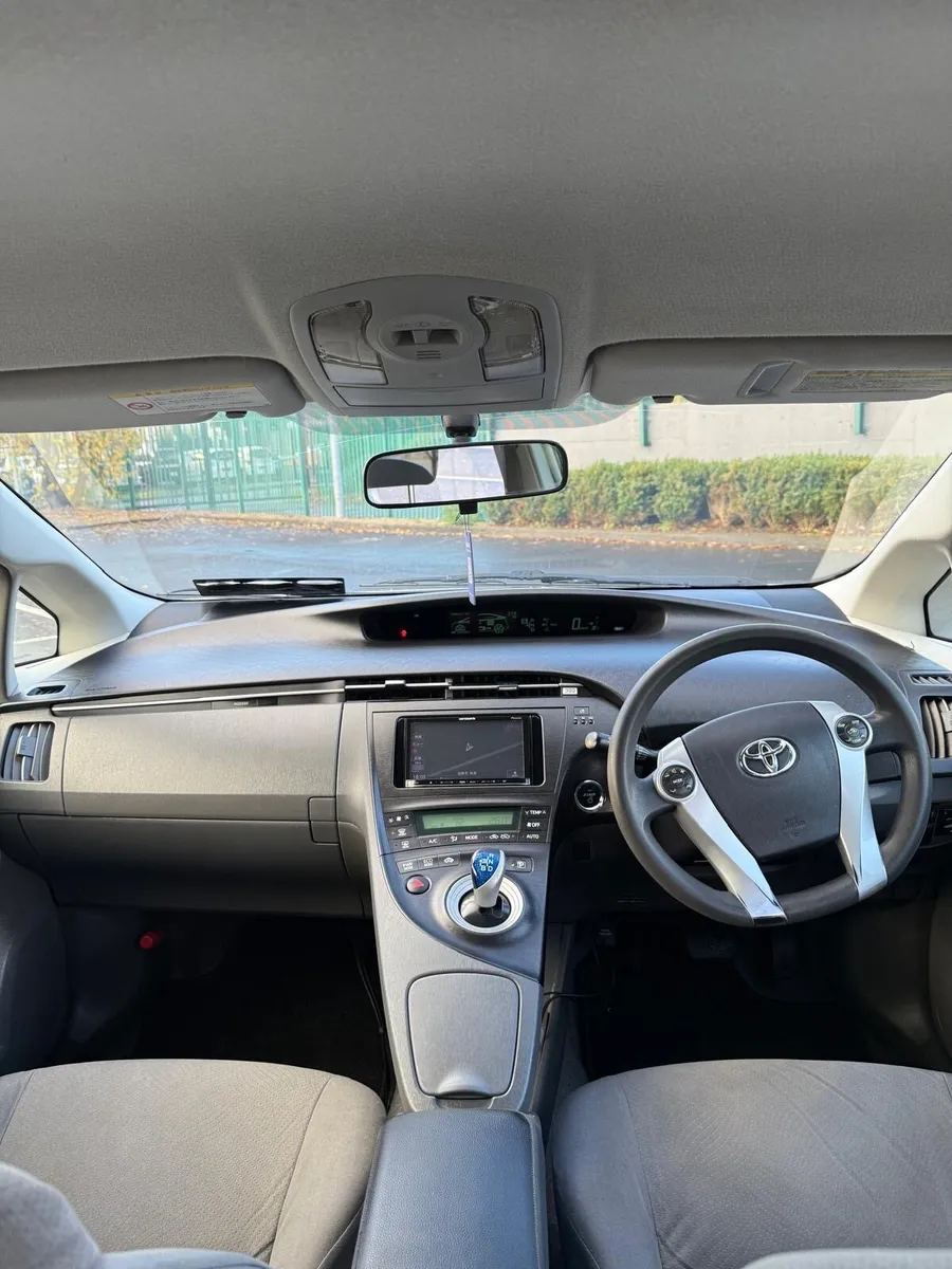 Toyota Prius - Image 4