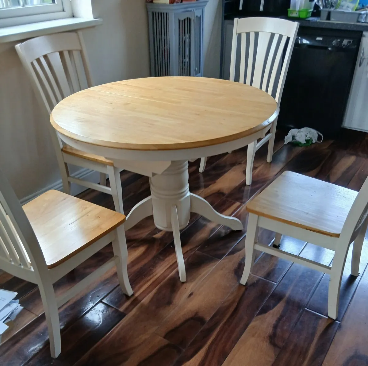 Table and 6 chairs - Image 3