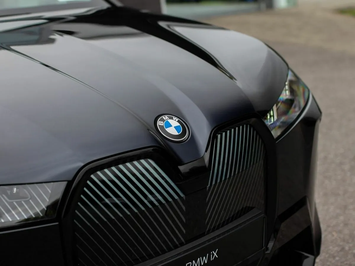 BMW iX xDrive45 M Sport - Image 4