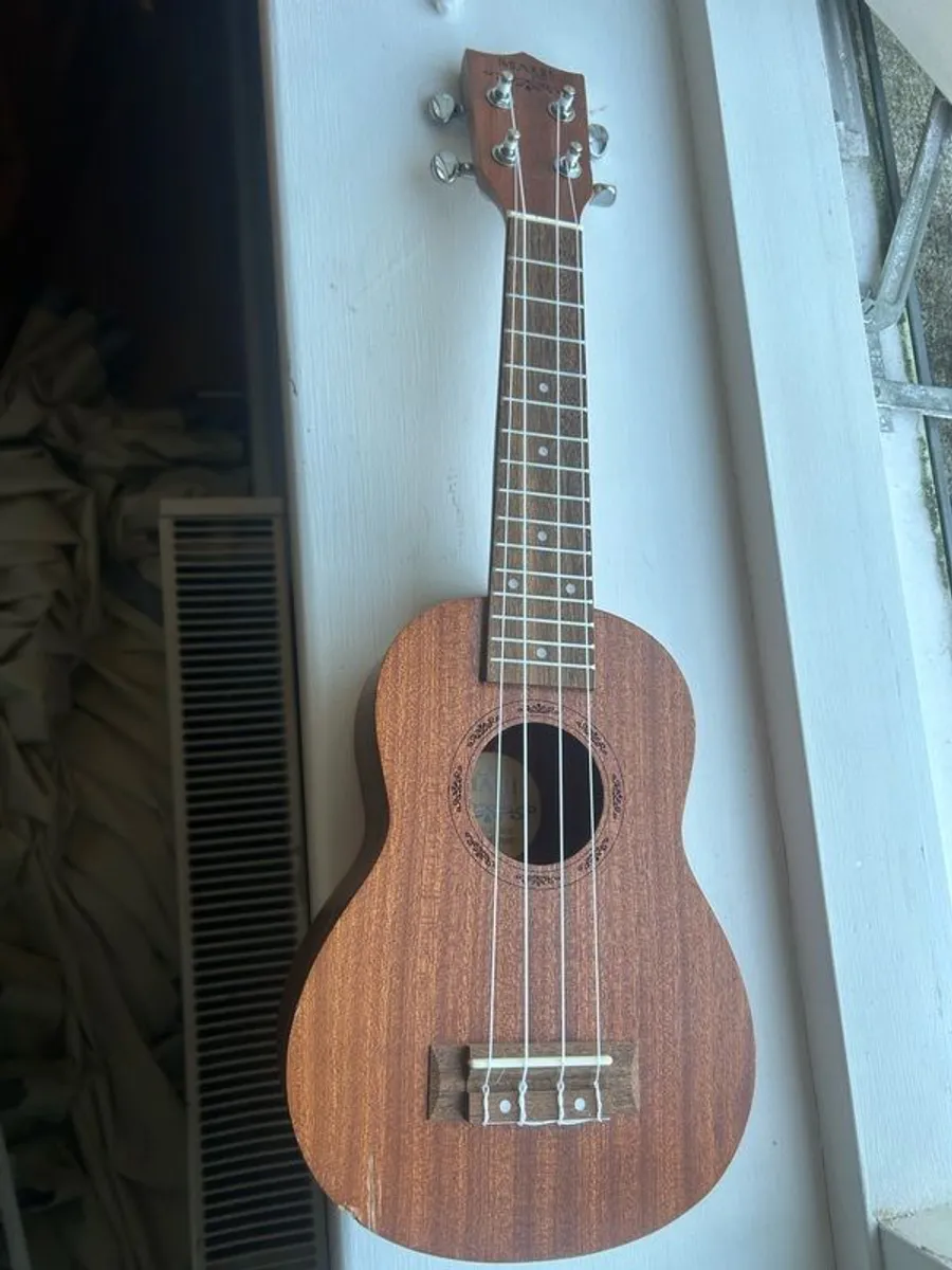 ukulele - Image 2