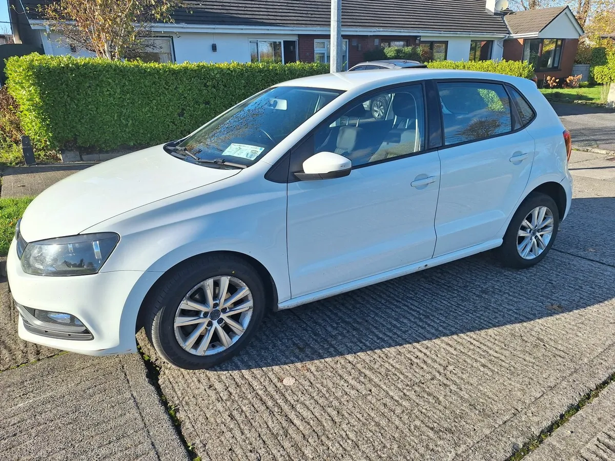 Volkswagen Polo 2015 - Image 2