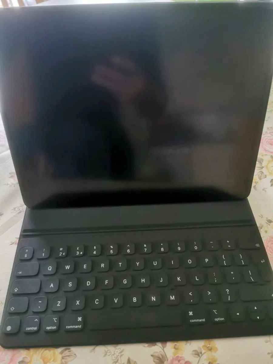 12.9inch ipad pro 5th generation - Image 1