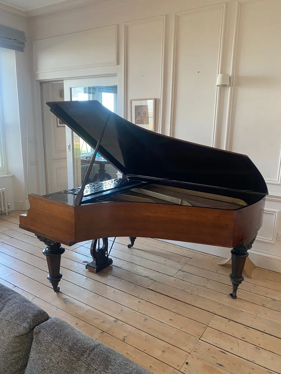 Grand Piano in Mint Condition - Image 3