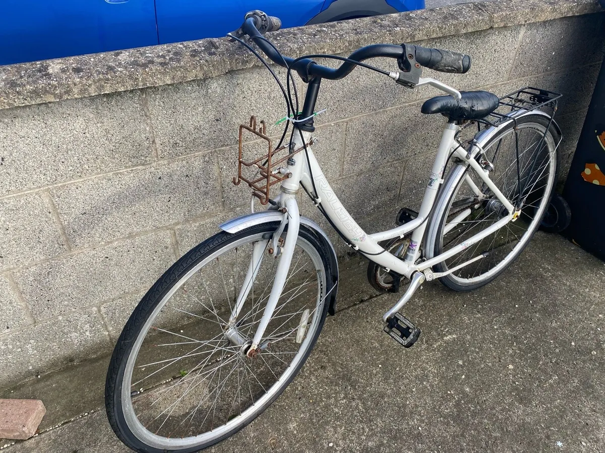 Women’s Raleigh Bike - Image 3