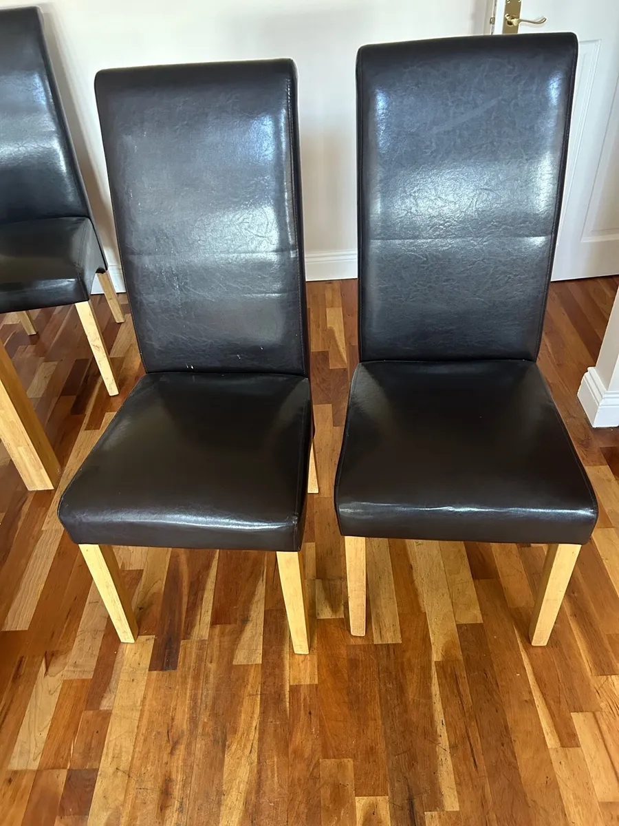 Kitchen table and chairs - Image 4
