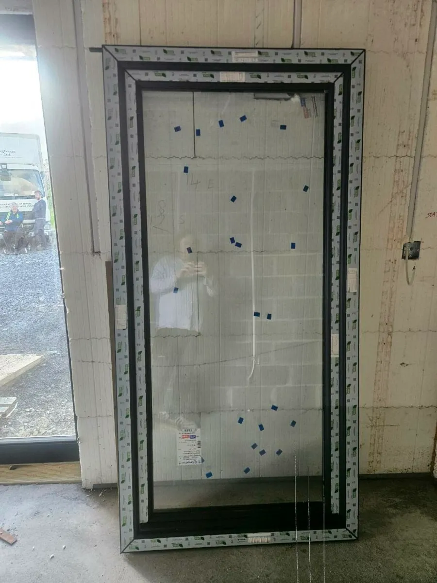 Tilt ind turn escape window