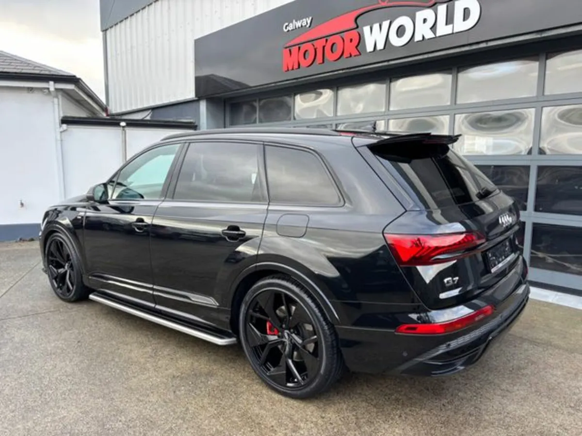 Audi Q7 TFSI E QUATTRO S LINE BLACK EDITION - Image 2