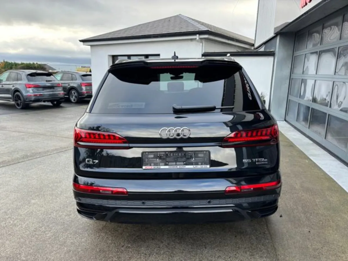 Audi Q7 TFSI E QUATTRO S LINE BLACK EDITION - Image 3