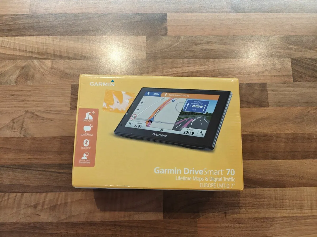 Garmin DriveSmart 70 sat nav - Europe 2025 map - Image 1
