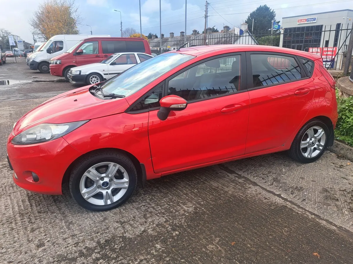 Ford Fiesta 2009 - Image 2