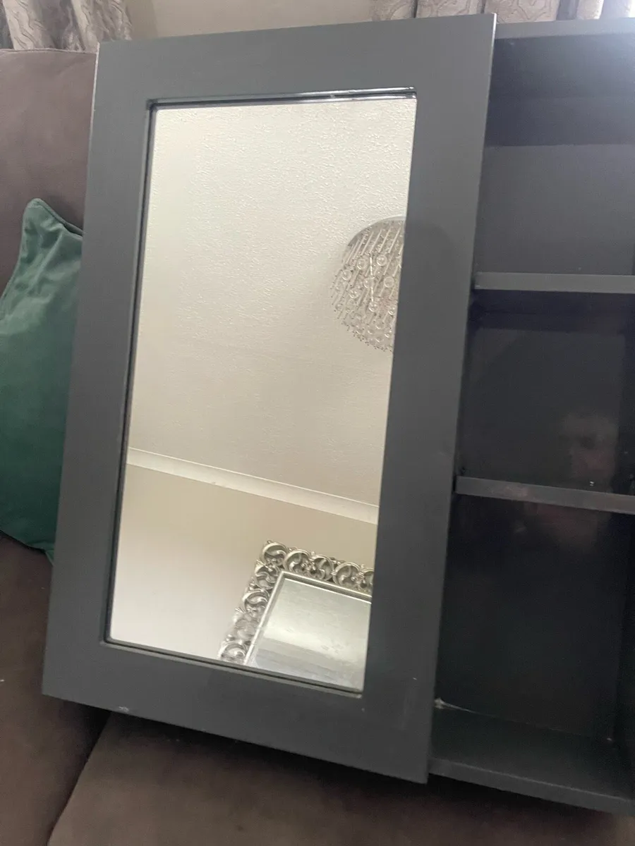 Bathroom vanity - Image 2