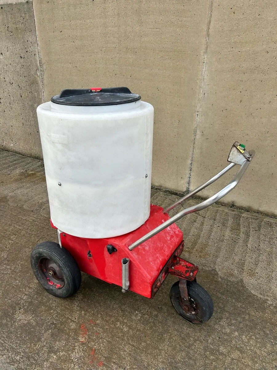 Cubicle bedder - Image 1