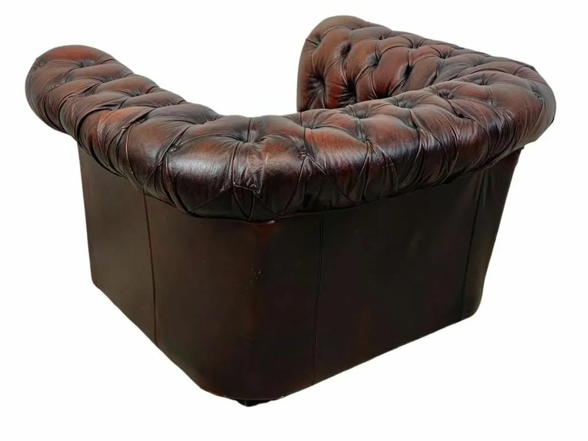 Vintage Deep Button ox-blood leather Chesterfield - Image 3