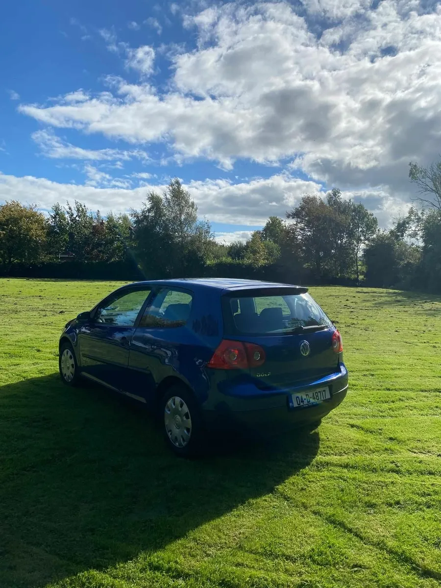 2004 Volkswagen Golf - Image 4