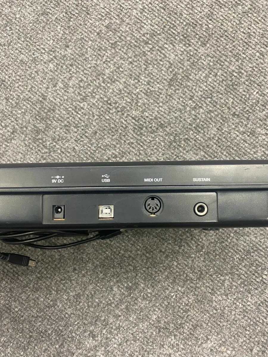 Alesis Q25 USB/MIDI Keyboard Controller - Image 3