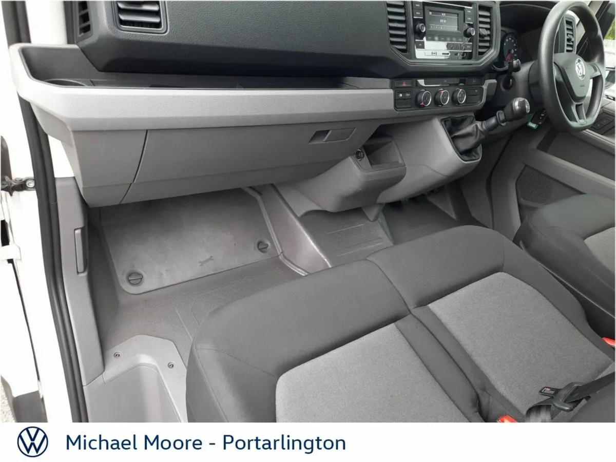 Volkswagen Crafter CRAFTER 35 MWB 140BHP  M6F 5DR - Image 4