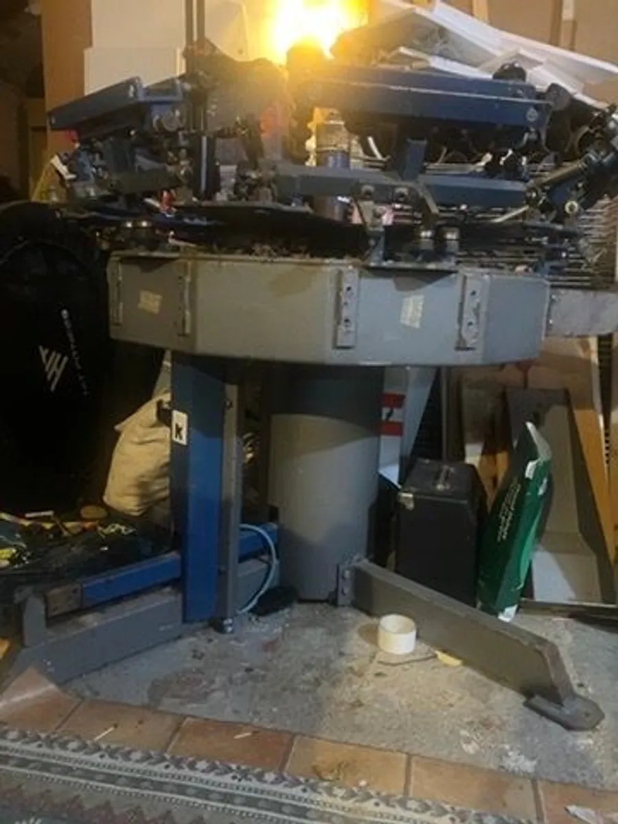 Kippax 6 station Screenprint Carousel - Image 4