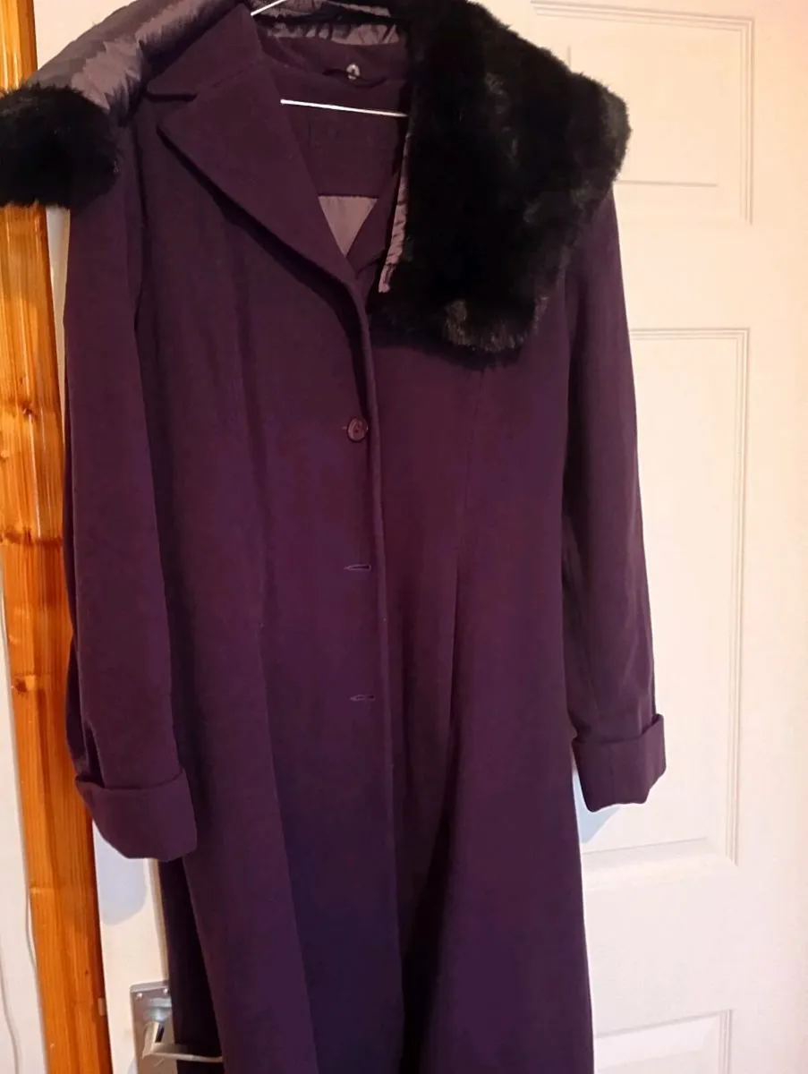 Plum colour coat with matching hat. - Image 2