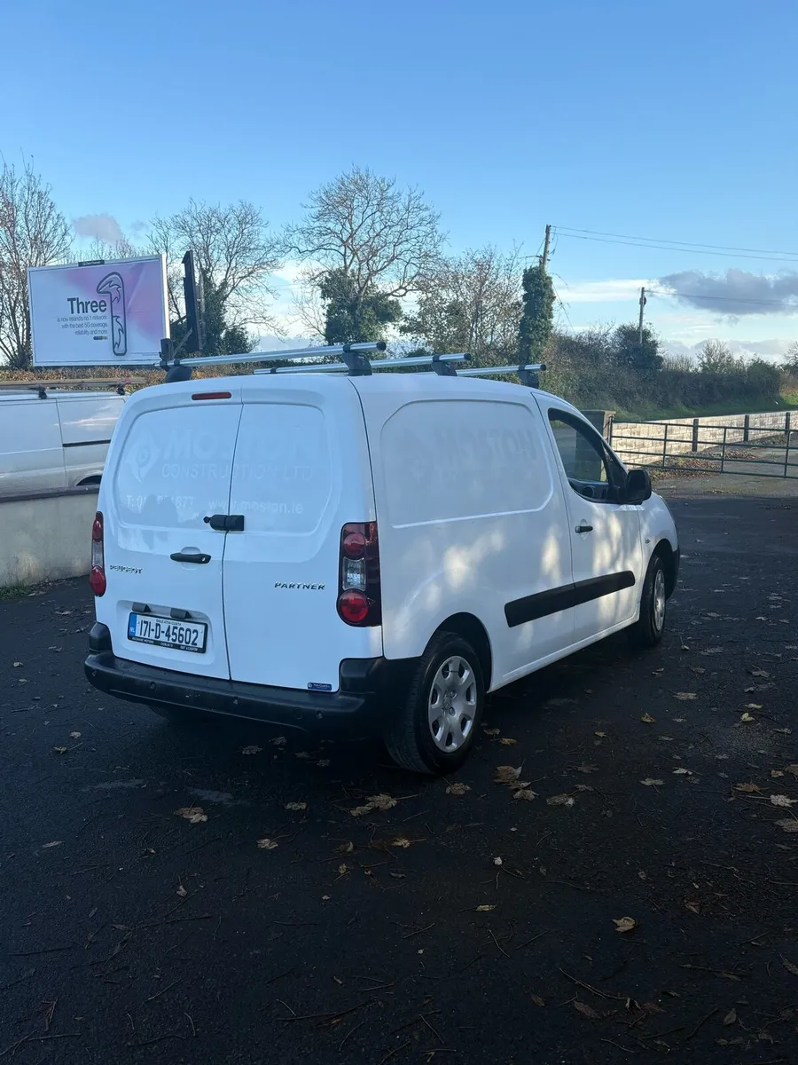 2017 Puegot partner 3 seats Doe 9/26 tax 12/25 - Image 4