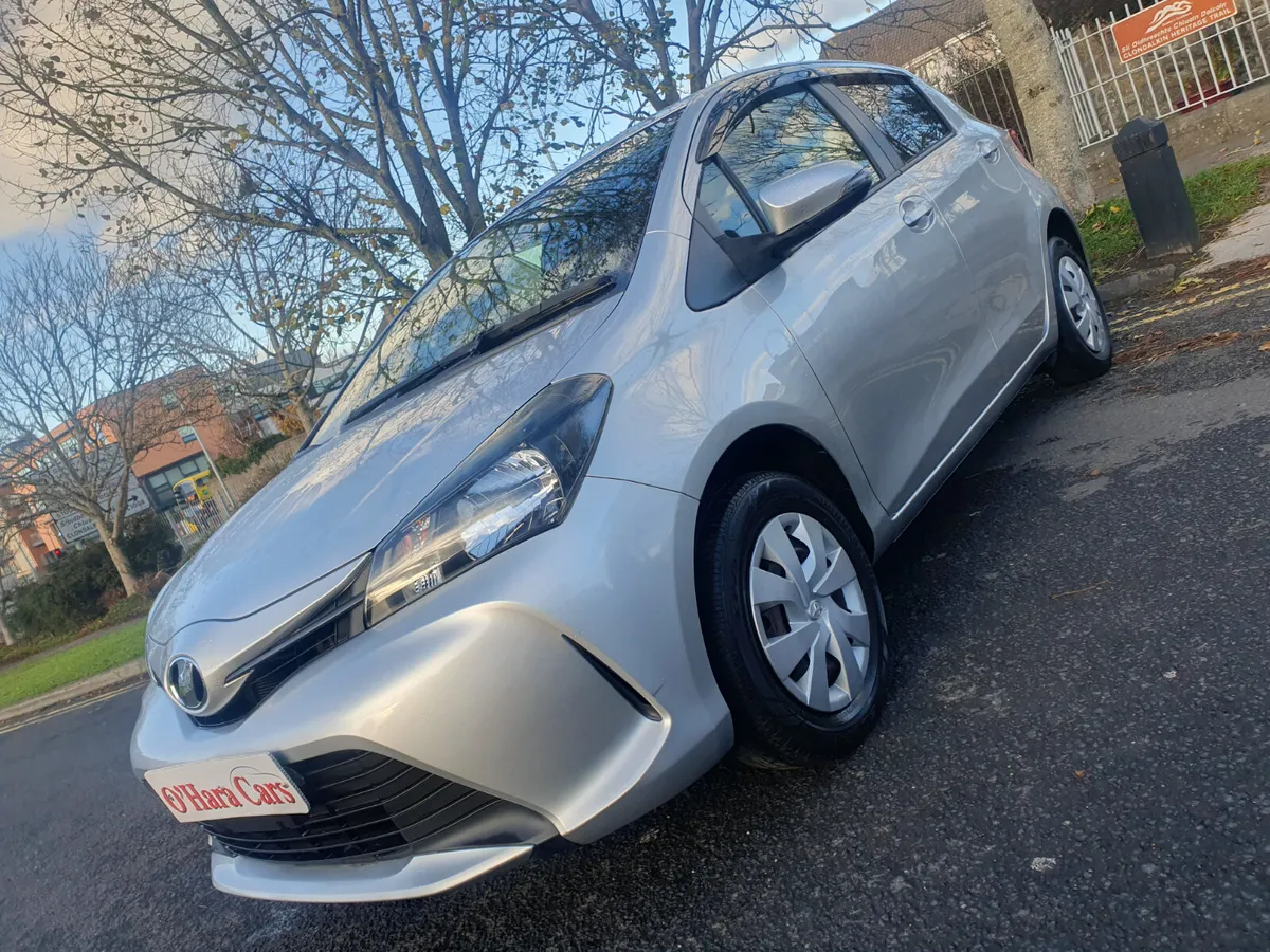 2015 Toyota Yaris / Vitz 1.0 vvti , Automatic - Image 3