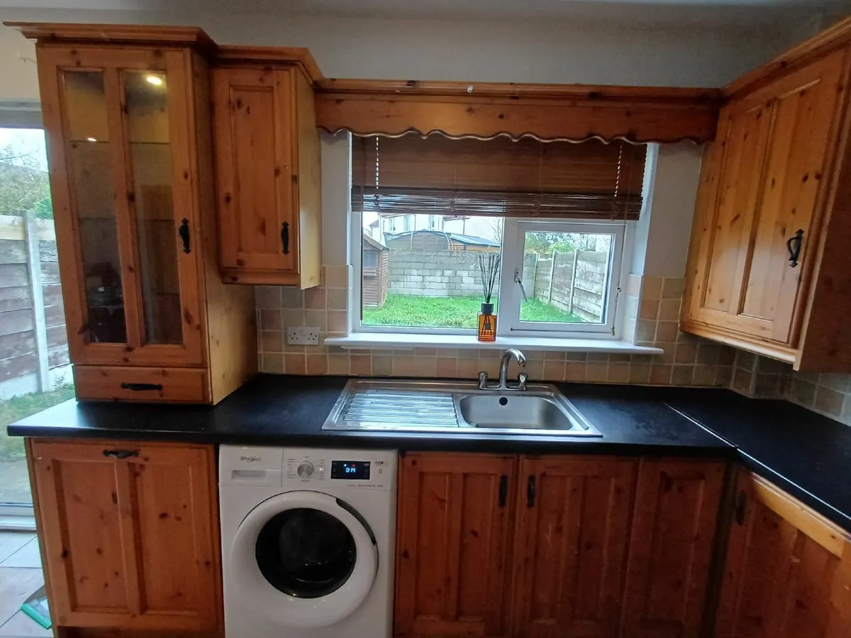 Kitchen cabinets - Image 2