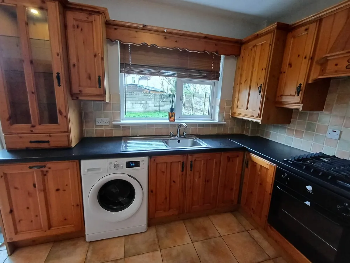 Kitchen cabinets - Image 4