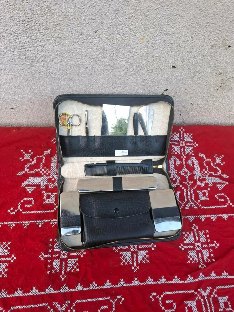 Old dark vintage travel box postage possible - Image 2