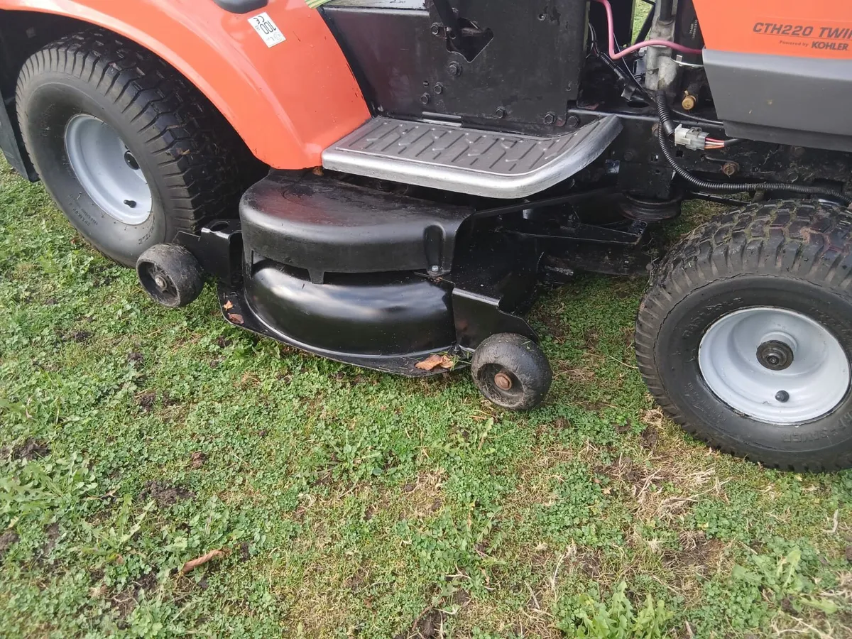 Ride on lawnmower - Image 4