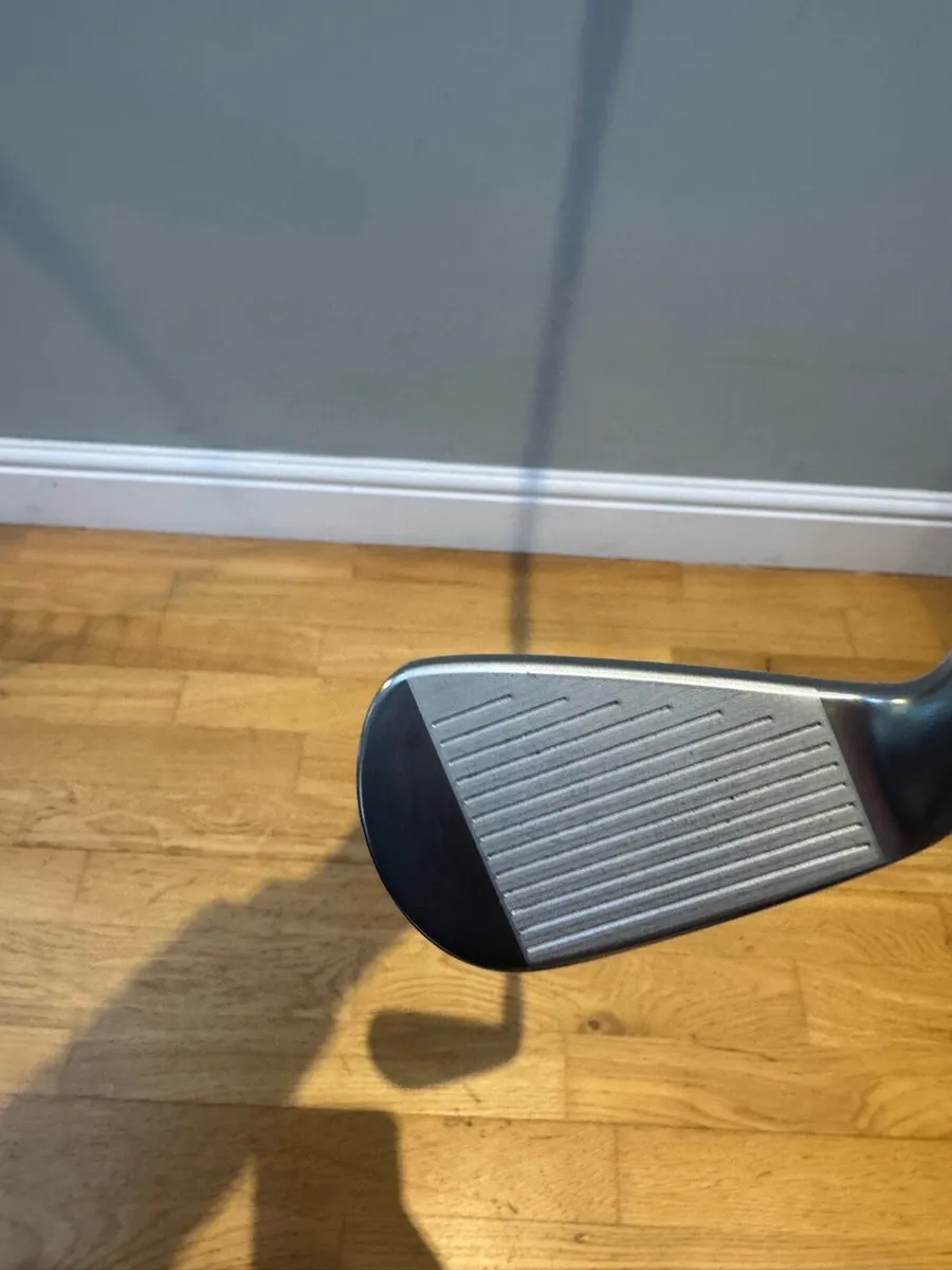 Srixon ZX 4 iron / 23 degree / Recoil 95 F3 - Image 2