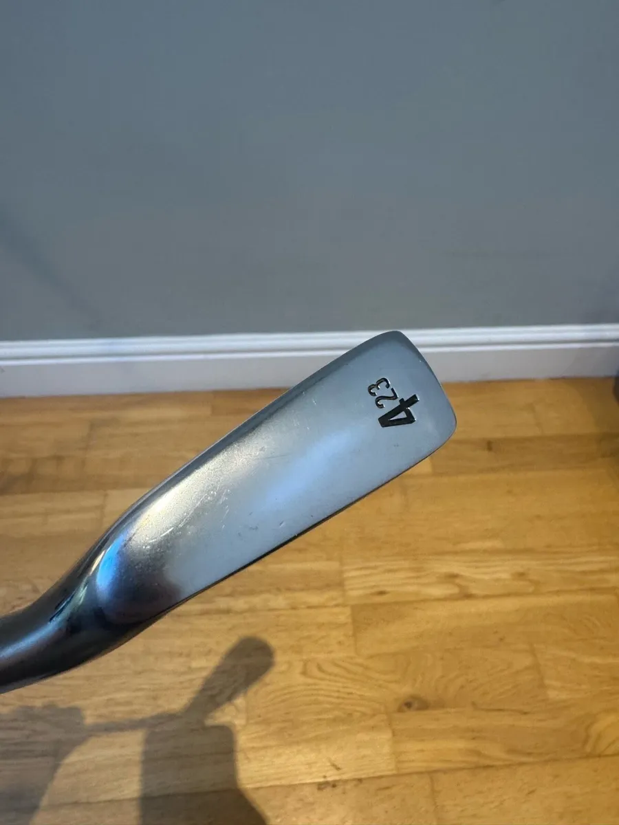 Srixon ZX 4 iron / 23 degree / Recoil 95 F3 - Image 3