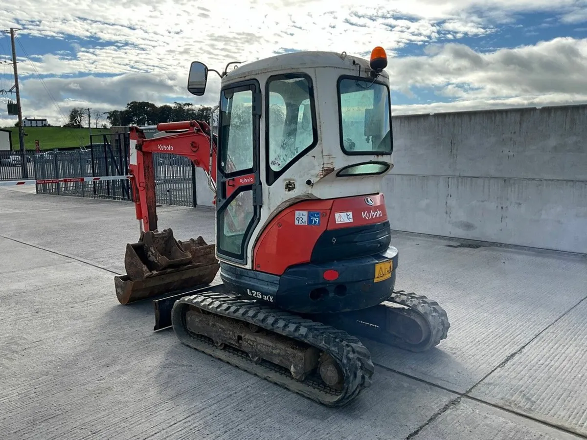 KUBOTA U25-3A 2.5 TON MINI DIGGER - Image 4
