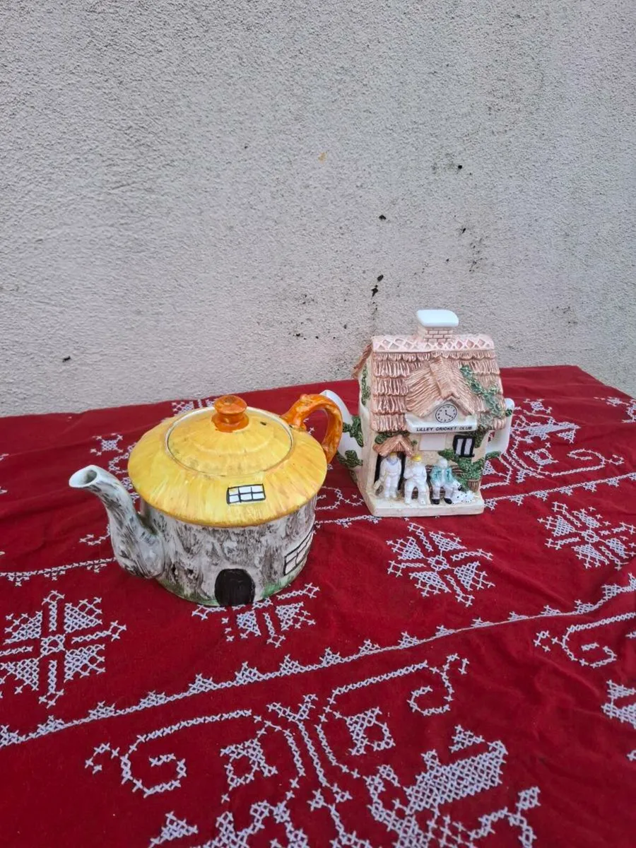 Duo houses novelty tea pots postage possible - Image 2