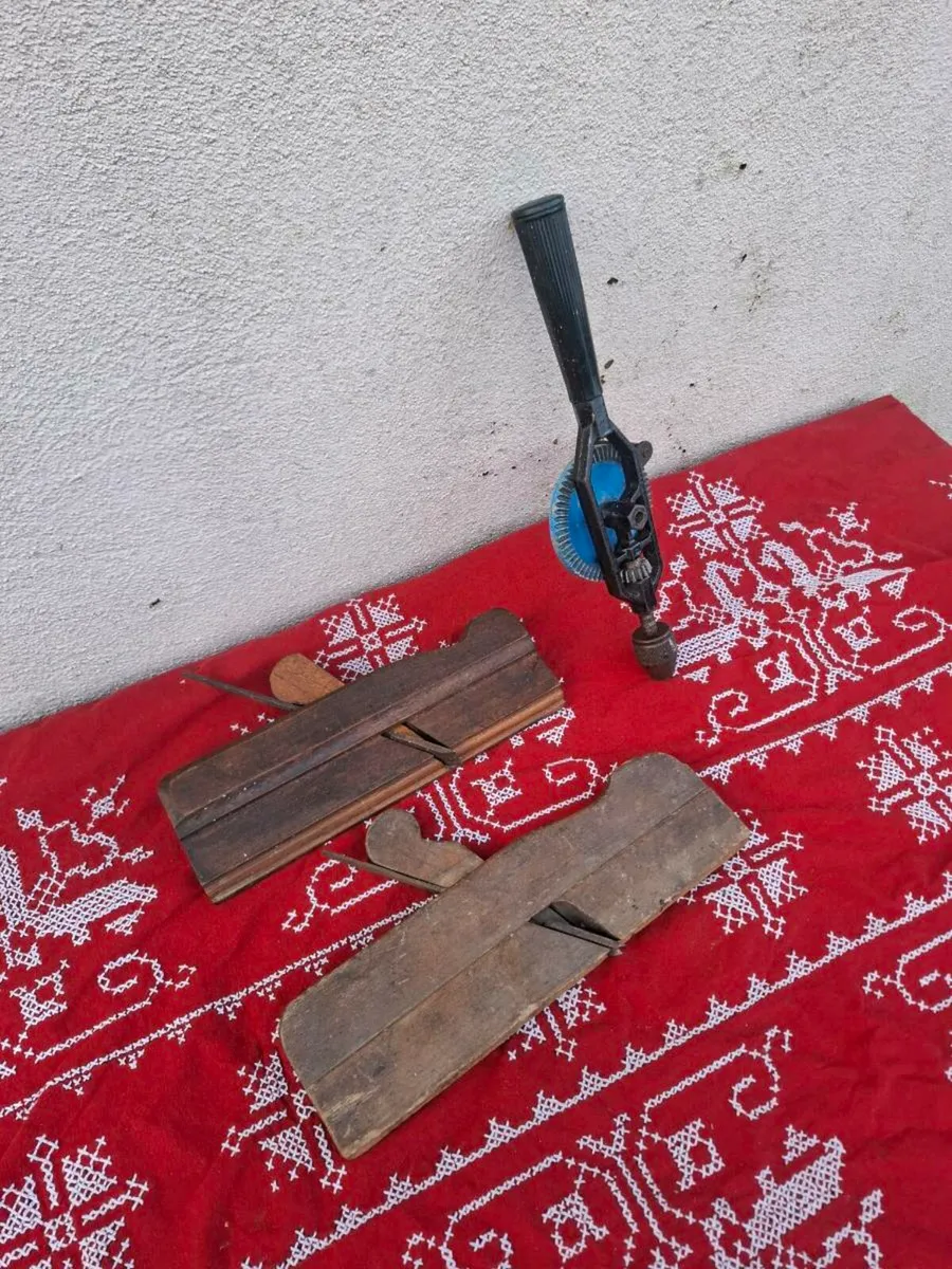 Trio of old tools possible to post - Image 2