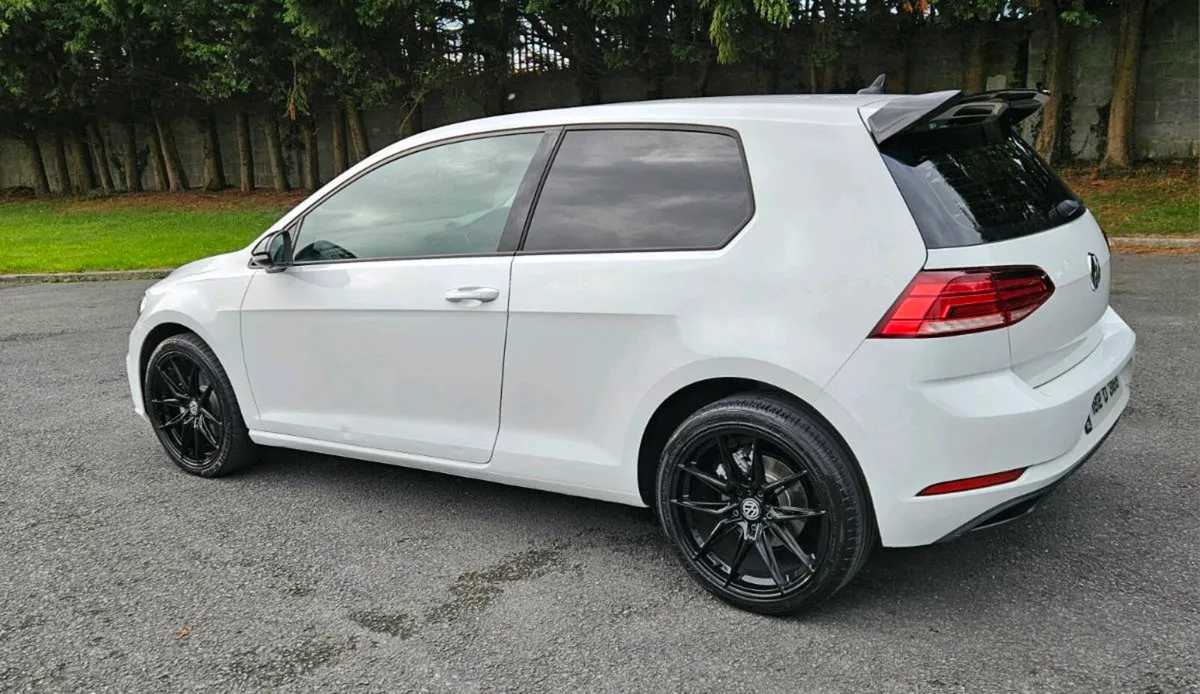 Volkswagen Golf 7.5 2018 – 1.6 TDI | Full Service - Image 3