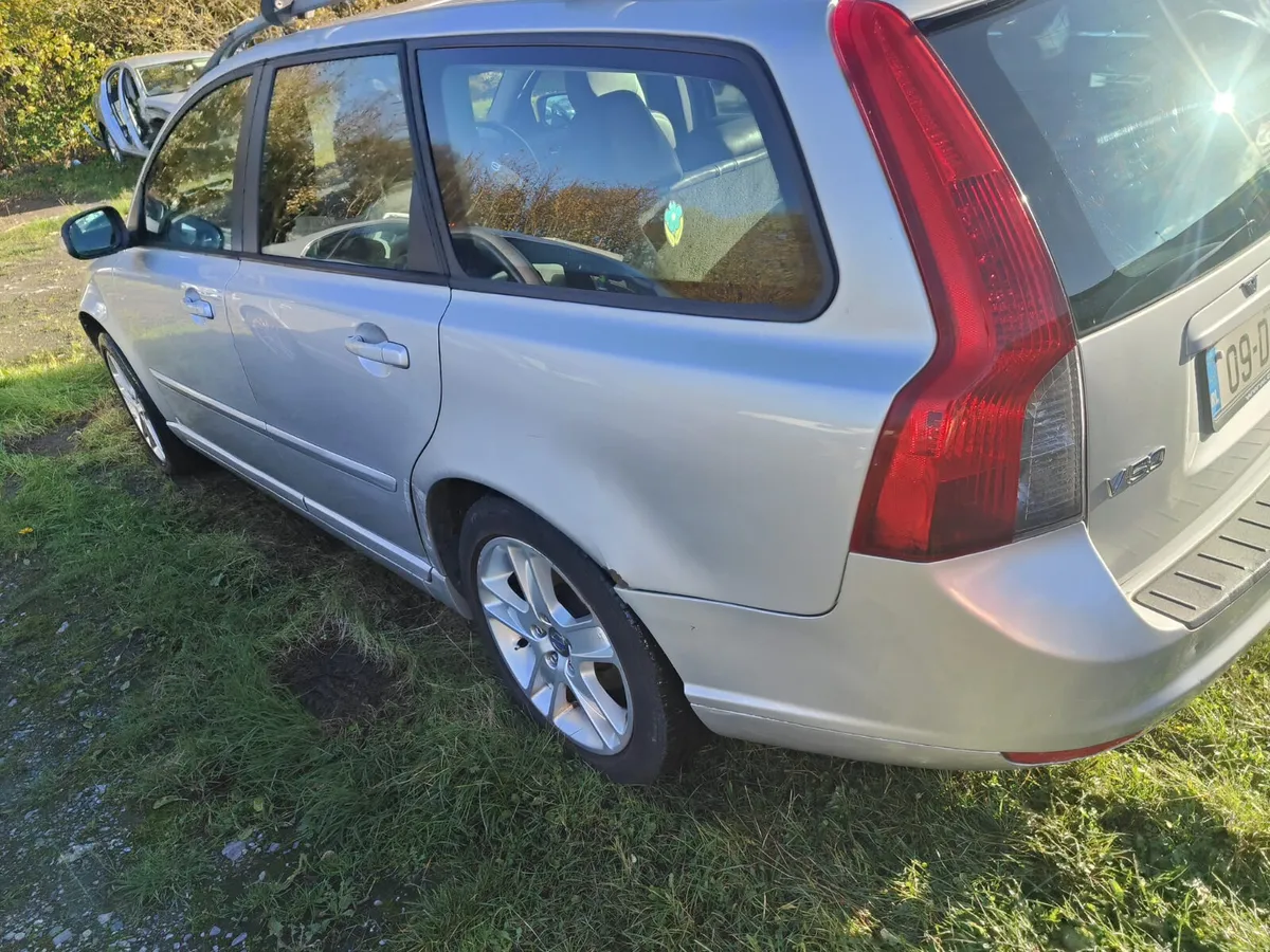 2009 Volvo V50 parts - Image 3